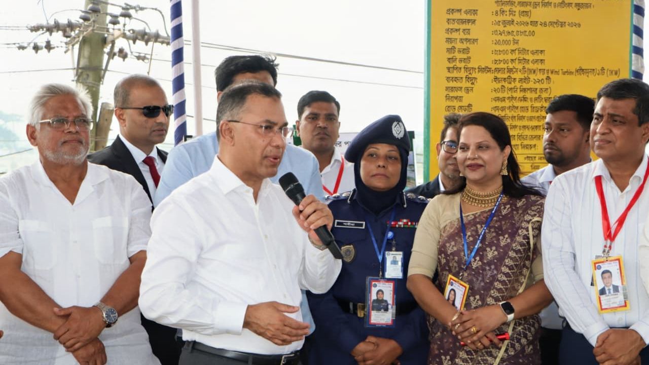 ময়লার ভাগাড় থেকে দৃষ্টিনন্দন বাগান: ডিসি ফরিদার উদ্যোগের প্রশংসায় প্রধানমন্ত্রী