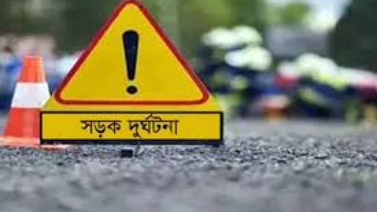 ফরিদপুরে বাস-অ্যাম্বুলেন্সের মুখোমুখি সংঘর্ষ, নিহত ৩