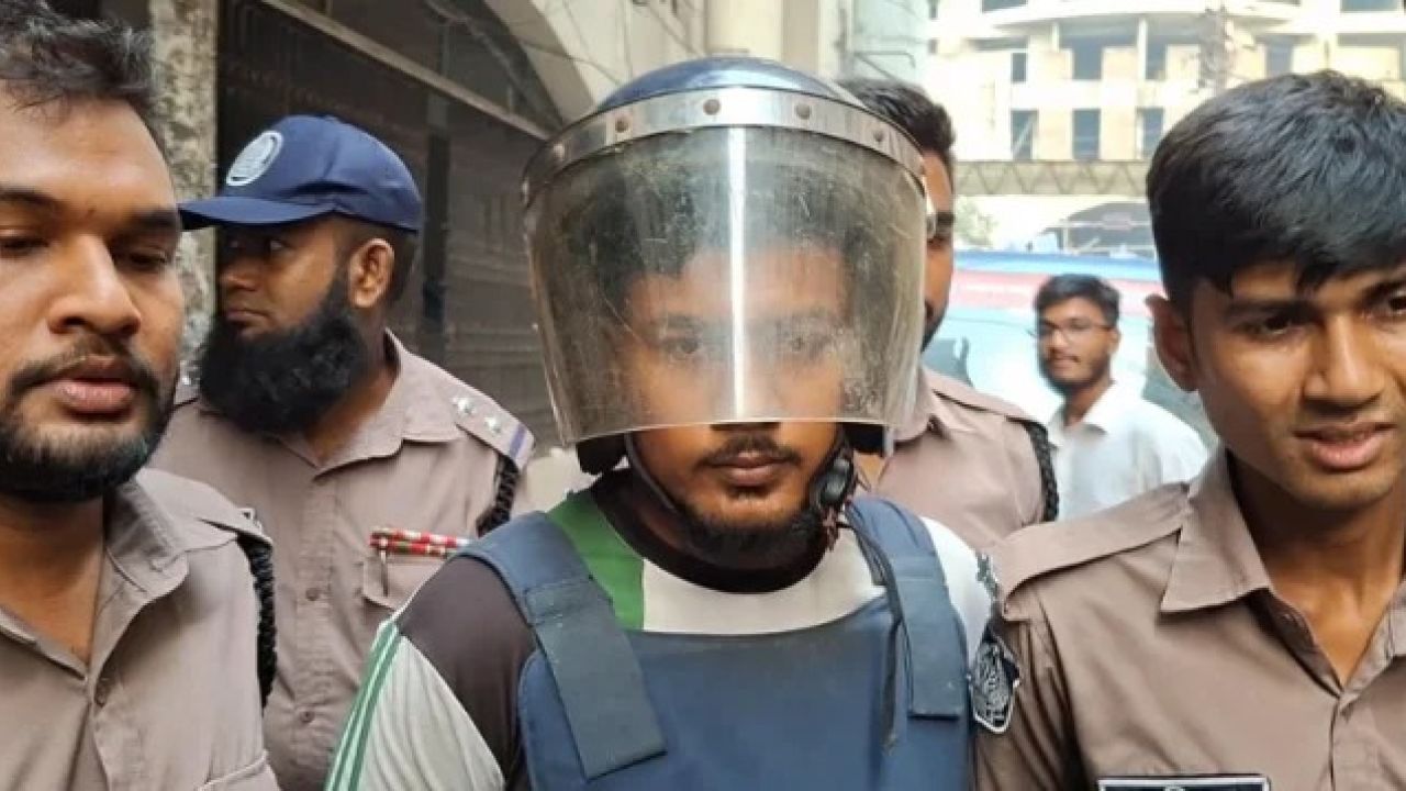 ‘মজা করে কমেন্ট করেছি’, প্রধানমন্ত্রীর সফর নিয়ে মন্তব্যে যুবকের ৭ দিনের রিমান্ড
