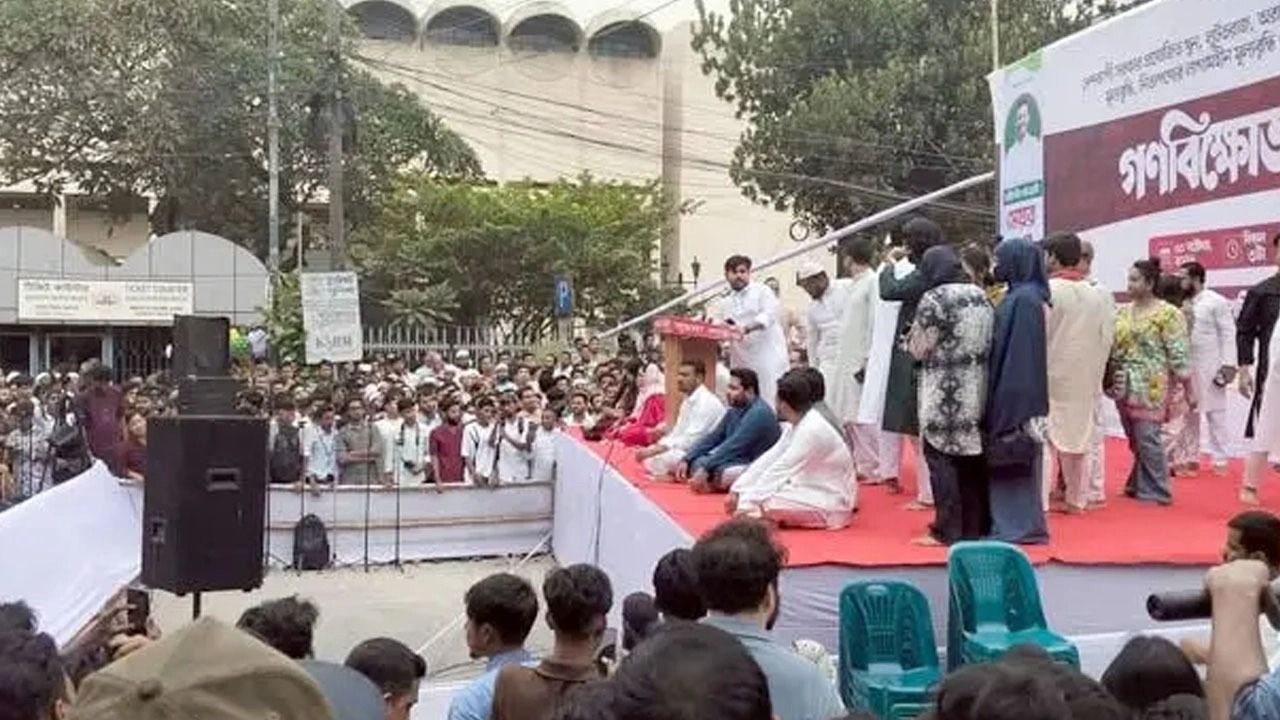 দুই মন্ত্রীর পদত্যাগসহ চার দাবিতে শাহবাগে এনসিপির সমাবেশ